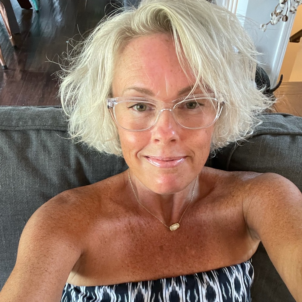 Meet your Posher, Jennifer